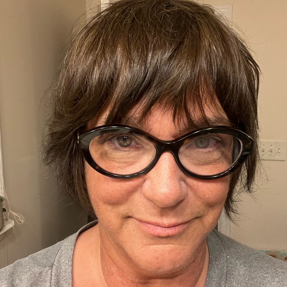 Meet your Posher, Angela